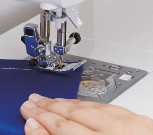 Juki HZL-UX8 Naaivoet heffunctie